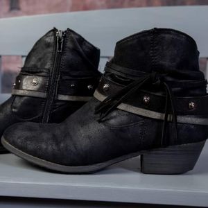Kids booties